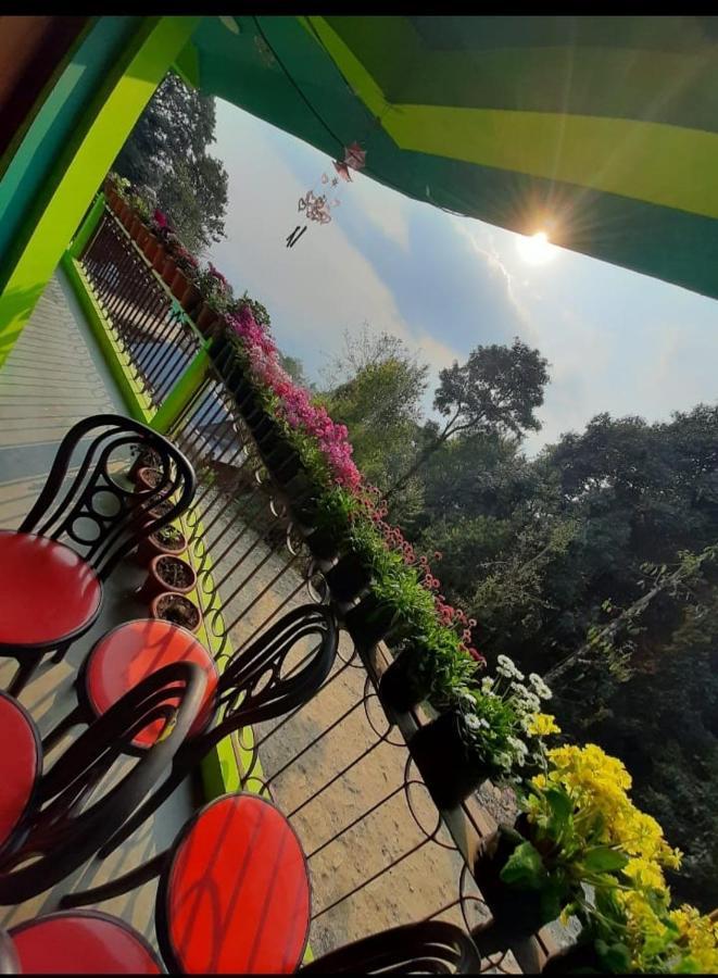 Greenery Homestay Дарджилинг Экстерьер фото